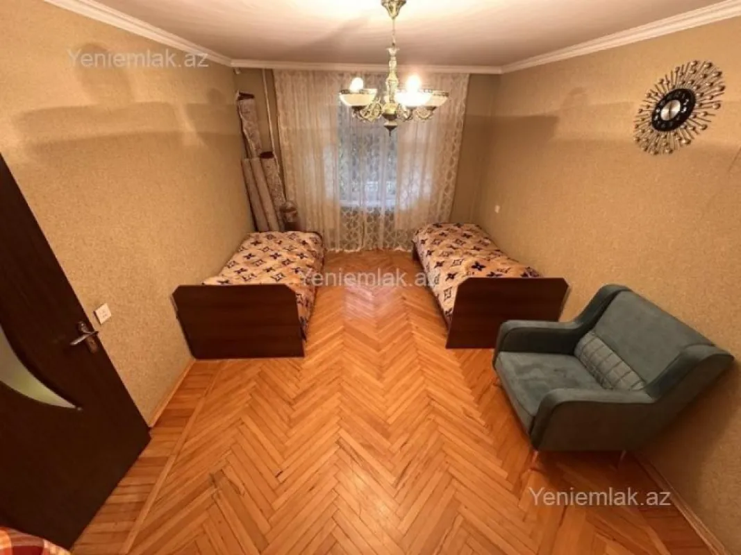 Satılır 3 otaqlı köhnə tikili 80 m²