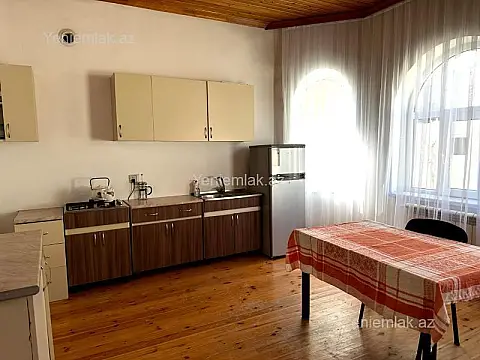 Satılır 6 otaqlı həyət evi 200 m²