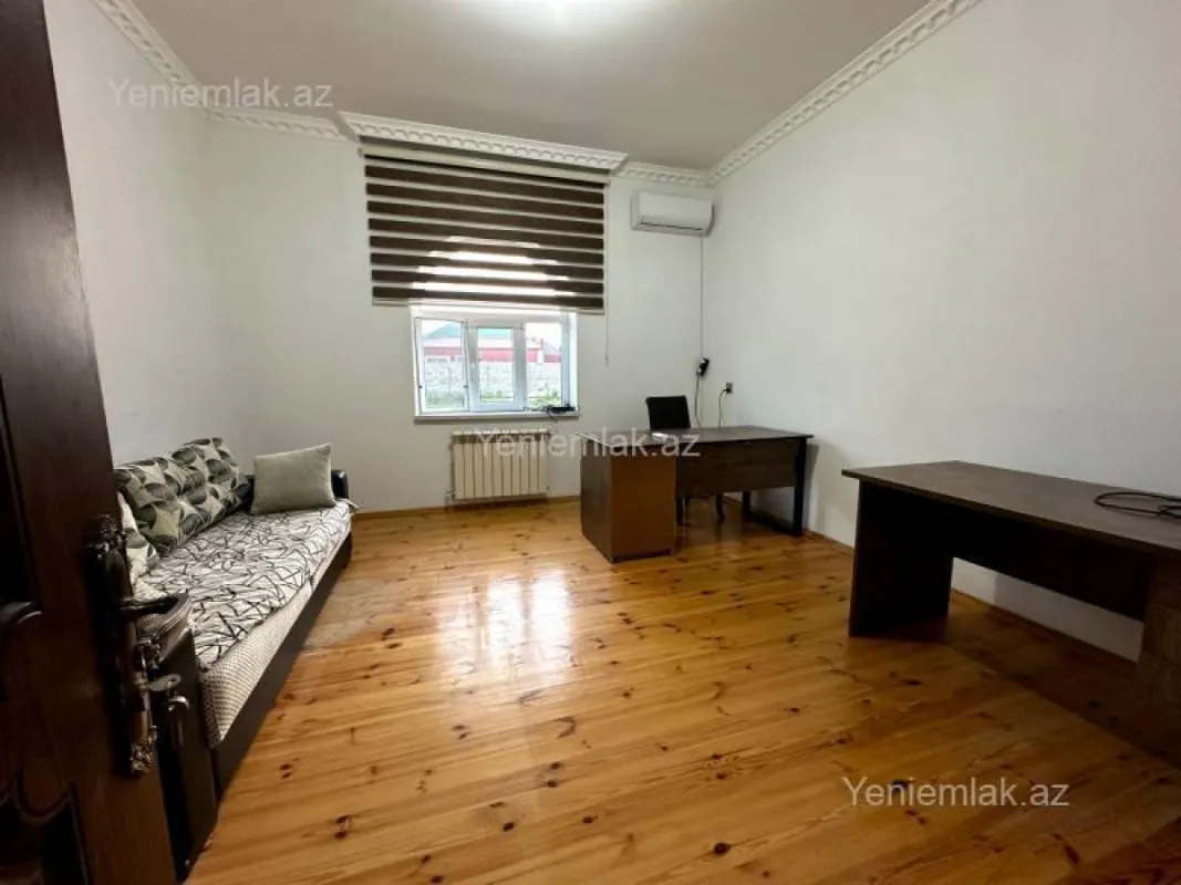 Satılır 6 otaqlı həyət evi 200 m²