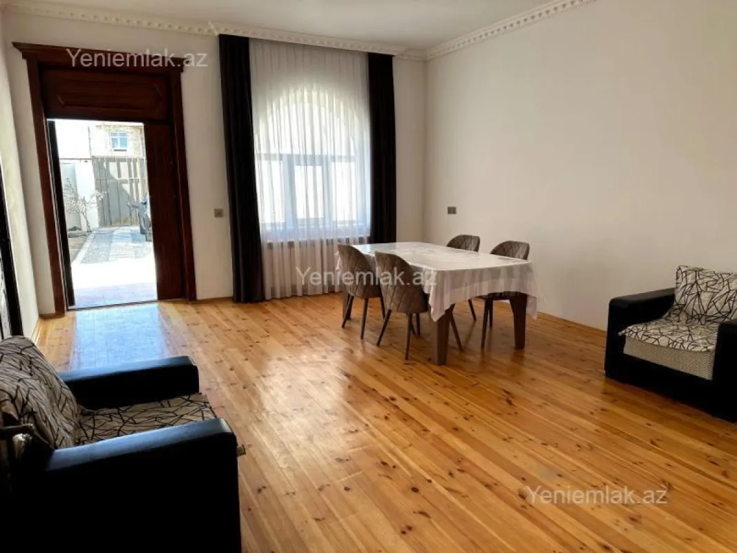 Satılır 6 otaqlı həyət evi 200 m²