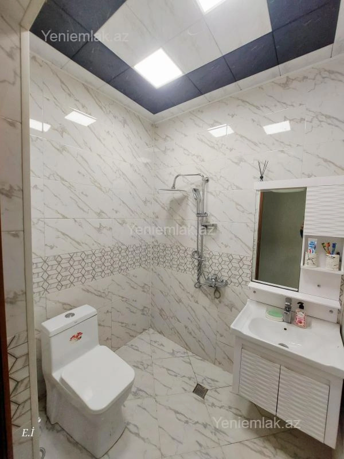 Satılır 2 otaqlı yeni tikili 76 m²