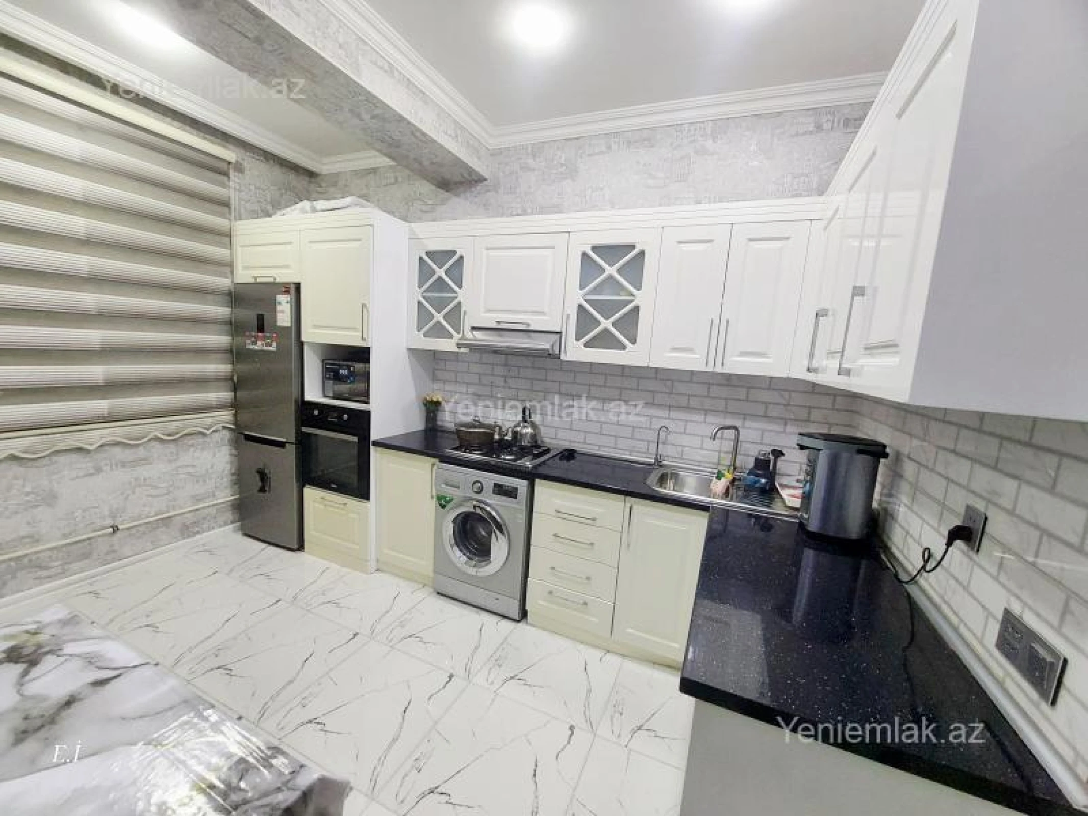 Satılır 2 otaqlı yeni tikili 76 m²