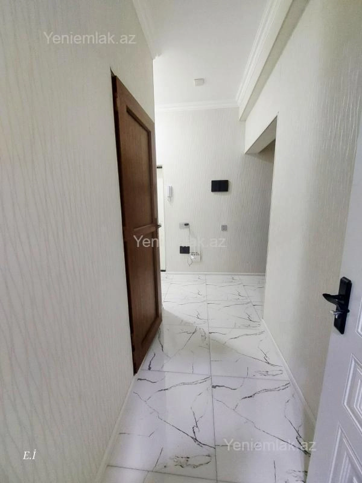 Satılır 2 otaqlı yeni tikili 76 m²