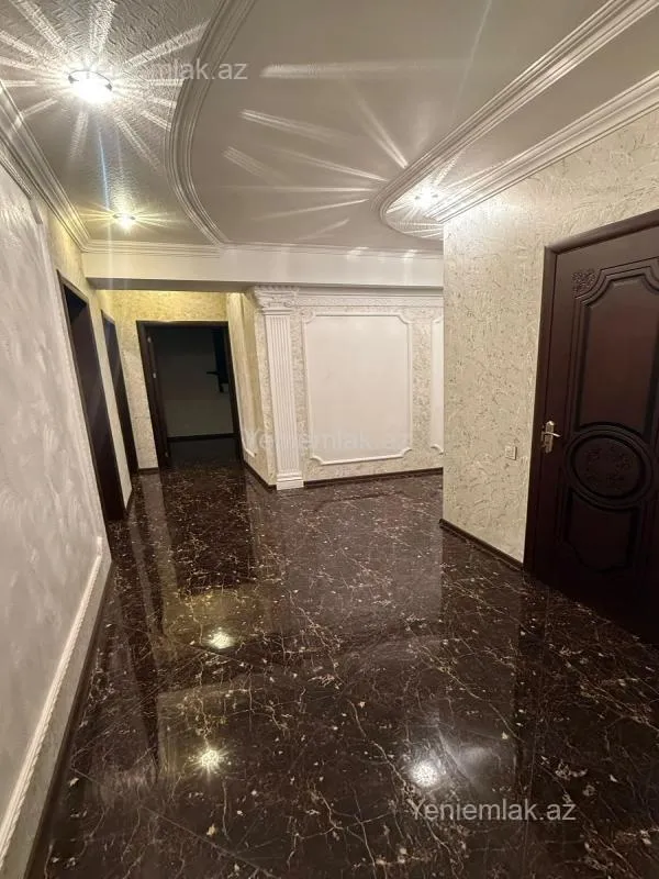 Satılır 3 otaqlı yeni tikili 140 m²