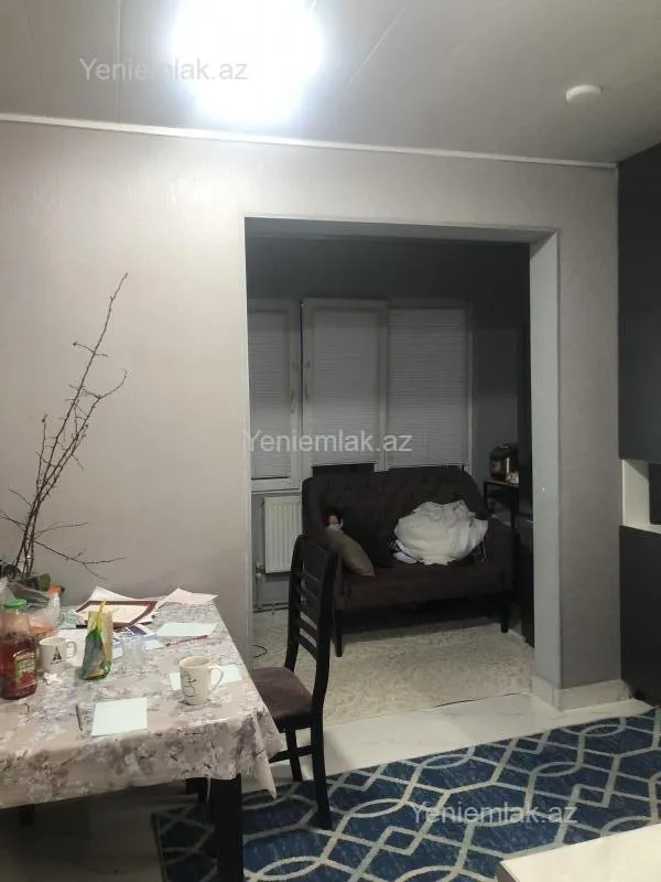Satılır 3 otaqlı köhnə tikili 80 m²