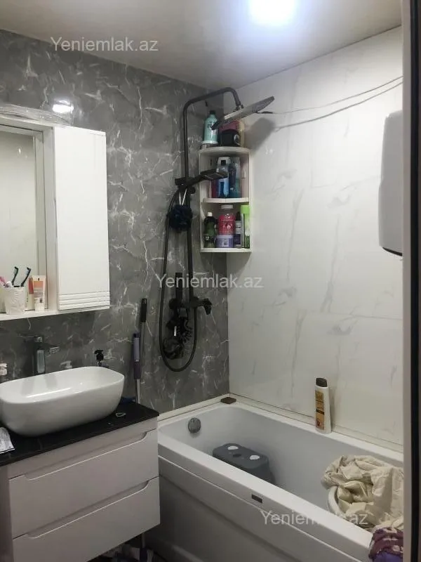 Satılır 3 otaqlı köhnə tikili 80 m²