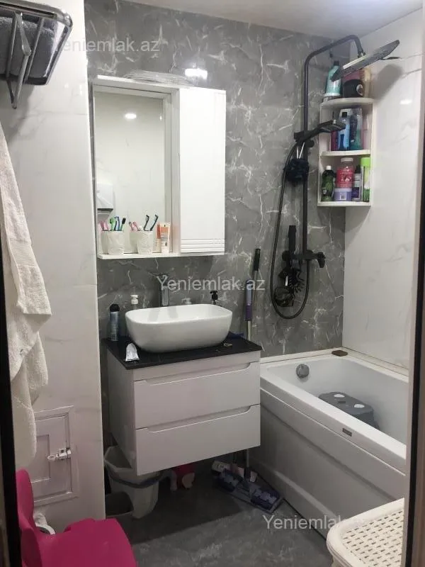 Satılır 3 otaqlı köhnə tikili 80 m²