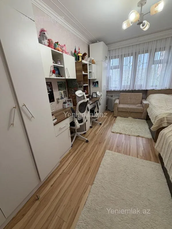 Satılır 3 otaqlı köhnə tikili 80 m²