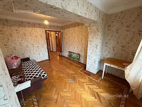 Satılır 4 otaqlı köhnə tikili 110 m²