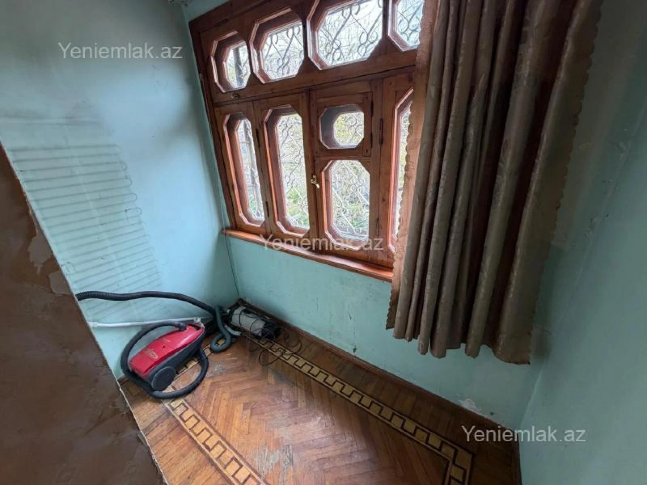 Satılır 4 otaqlı köhnə tikili 110 m²