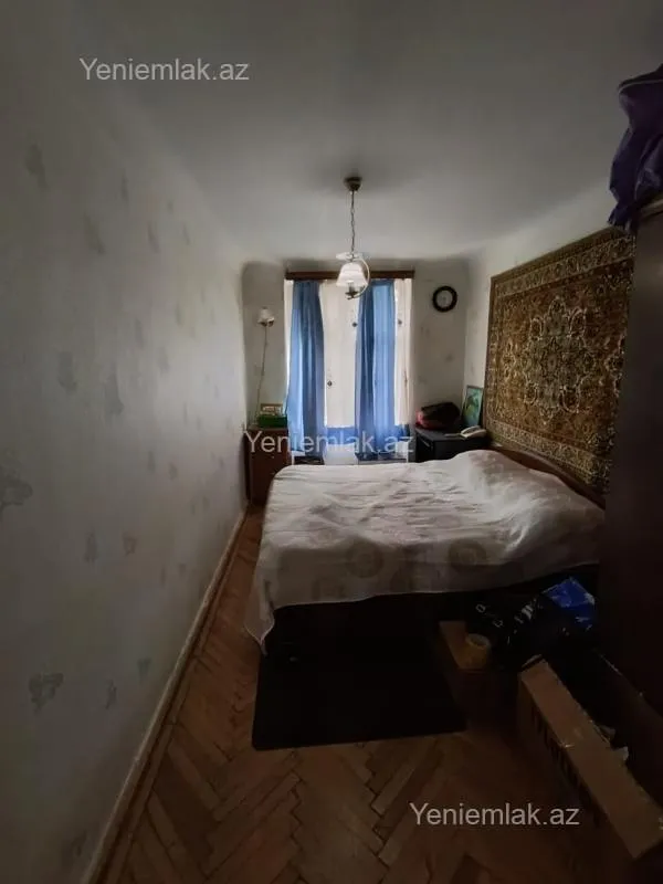 Satılır 3 otaqlı köhnə tikili 70 m²
