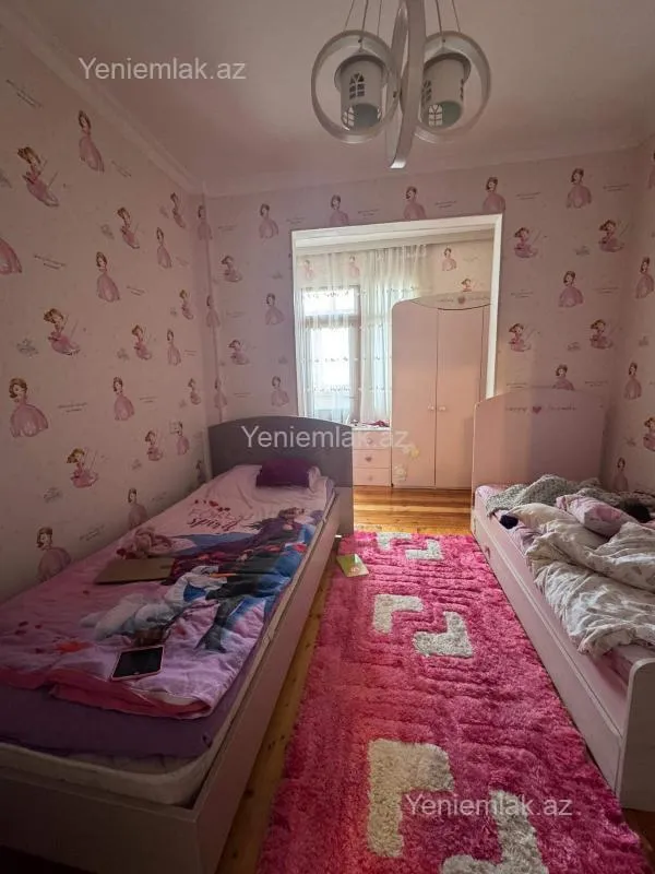 Satılır 4 otaqlı köhnə tikili 80 m²