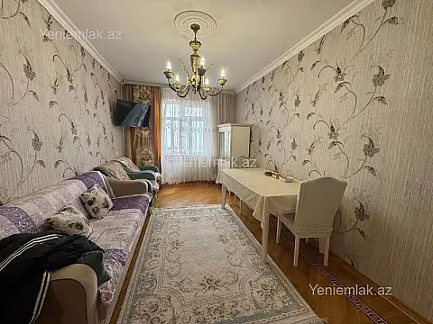 Satılır 4 otaqlı köhnə tikili 80 m²