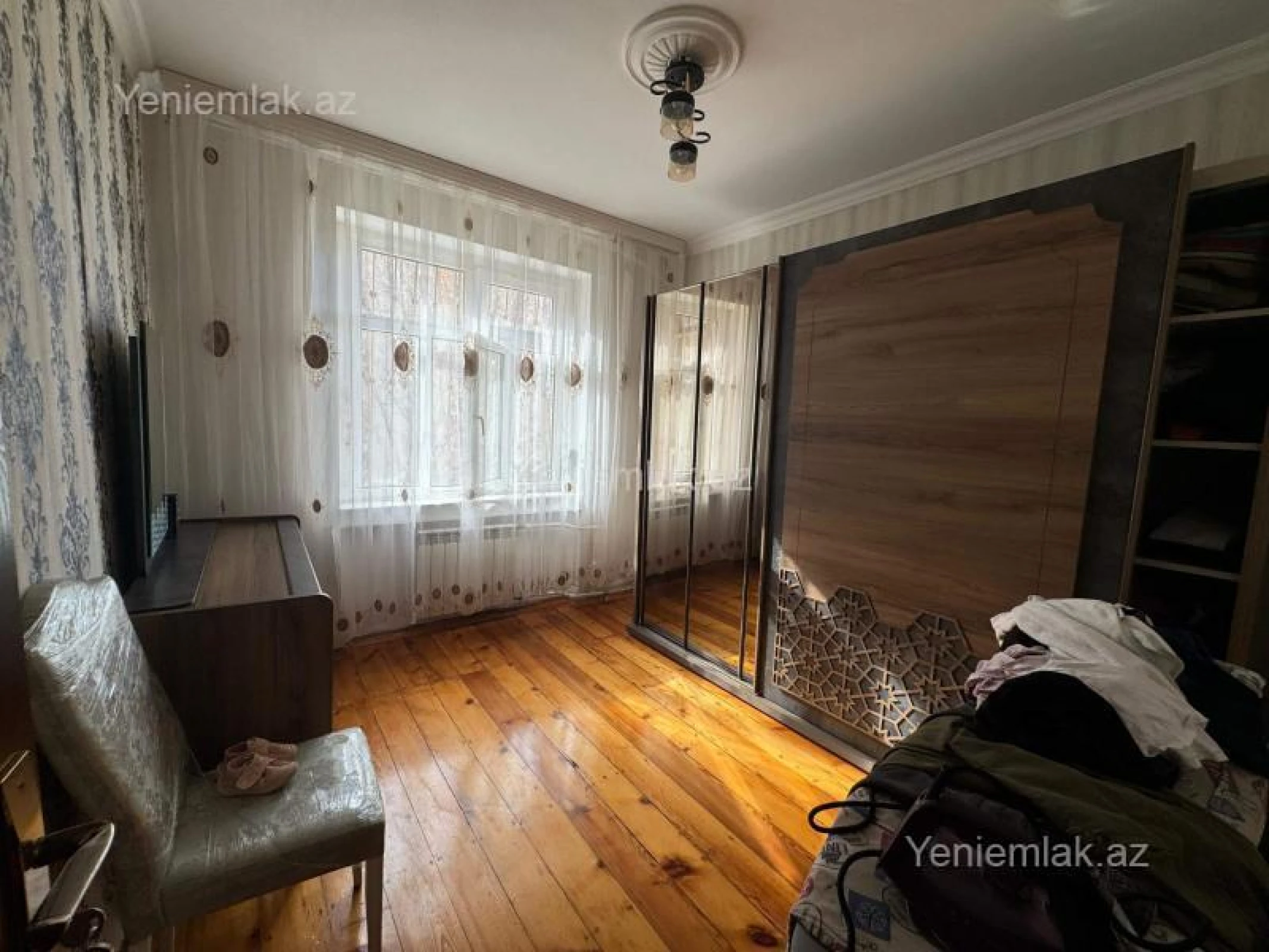 Satılır 4 otaqlı köhnə tikili 80 m²