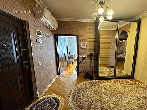 Satılır 4 otaqlı köhnə tikili 80 m²
