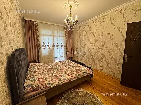 Satılır 4 otaqlı köhnə tikili 80 m²