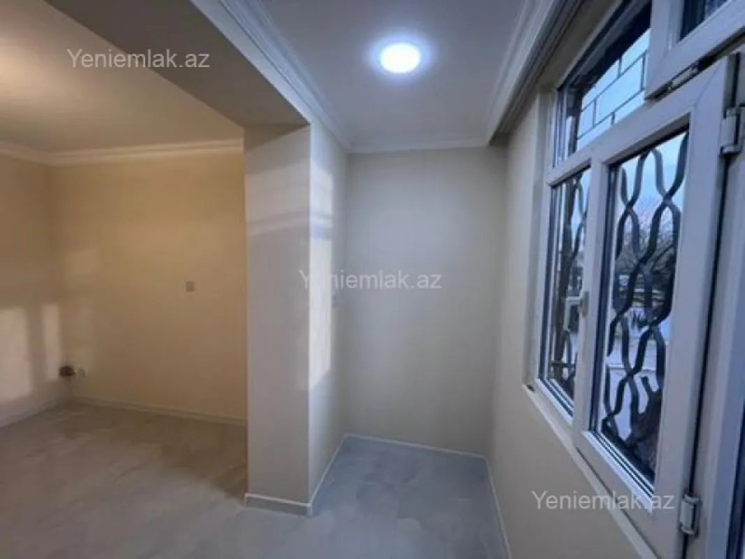 Satılır 4 otaqlı köhnə tikili 105 m²