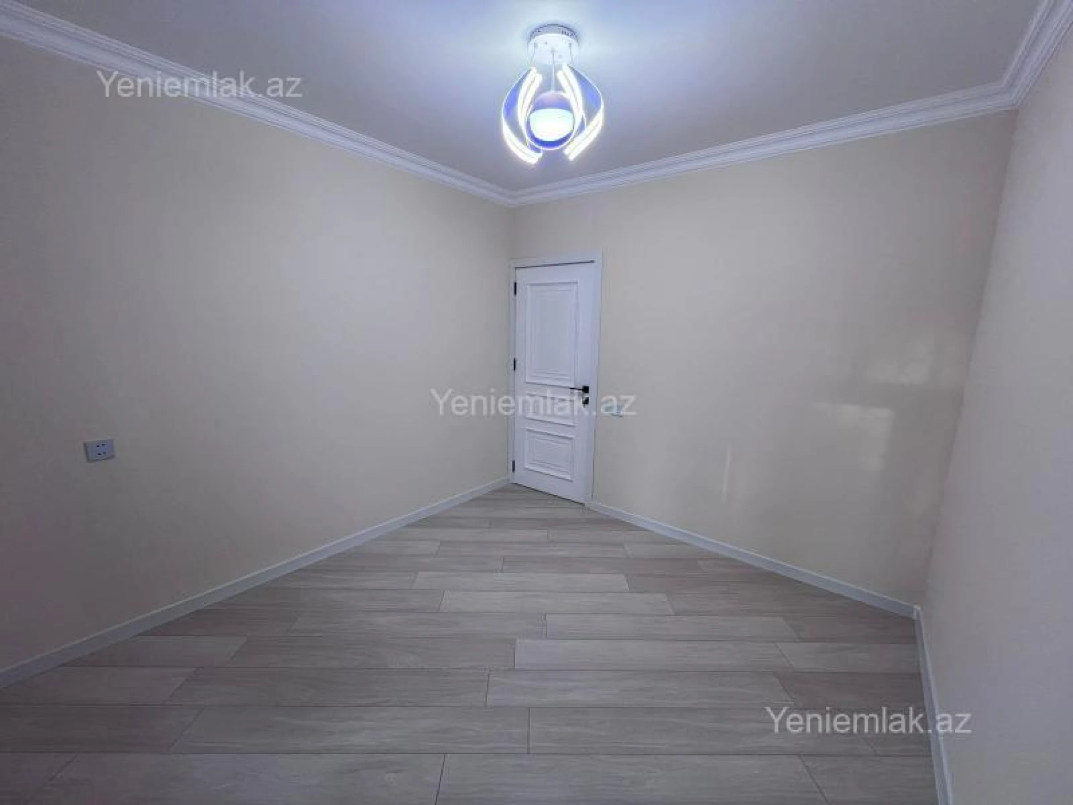 Satılır 4 otaqlı köhnə tikili 105 m²
