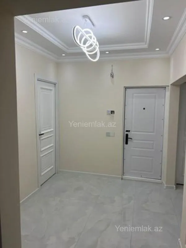 Satılır 4 otaqlı köhnə tikili 105 m²