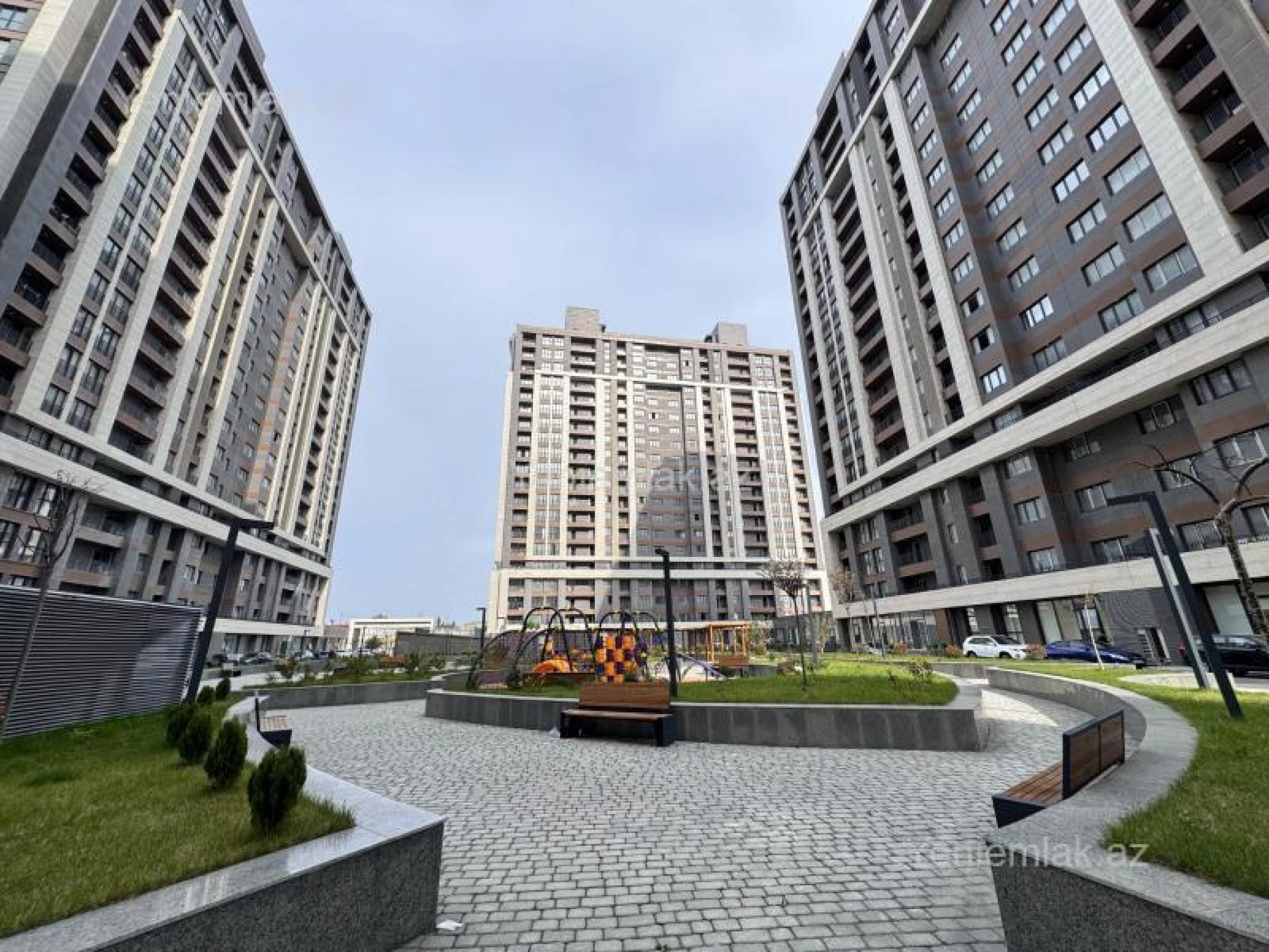 Satılır 3 otaqlı yeni tikili 128 m²
