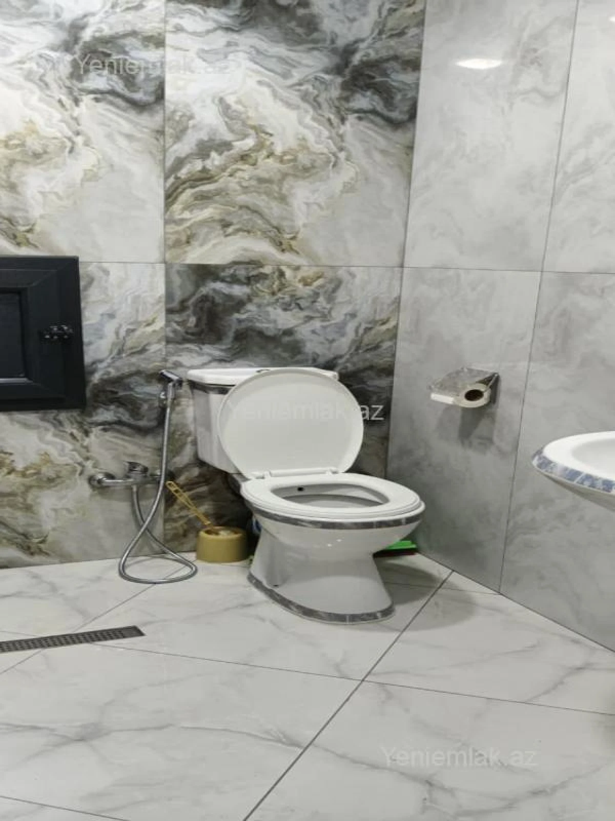 Satılır 3 otaqlı yeni tikili 75 m²