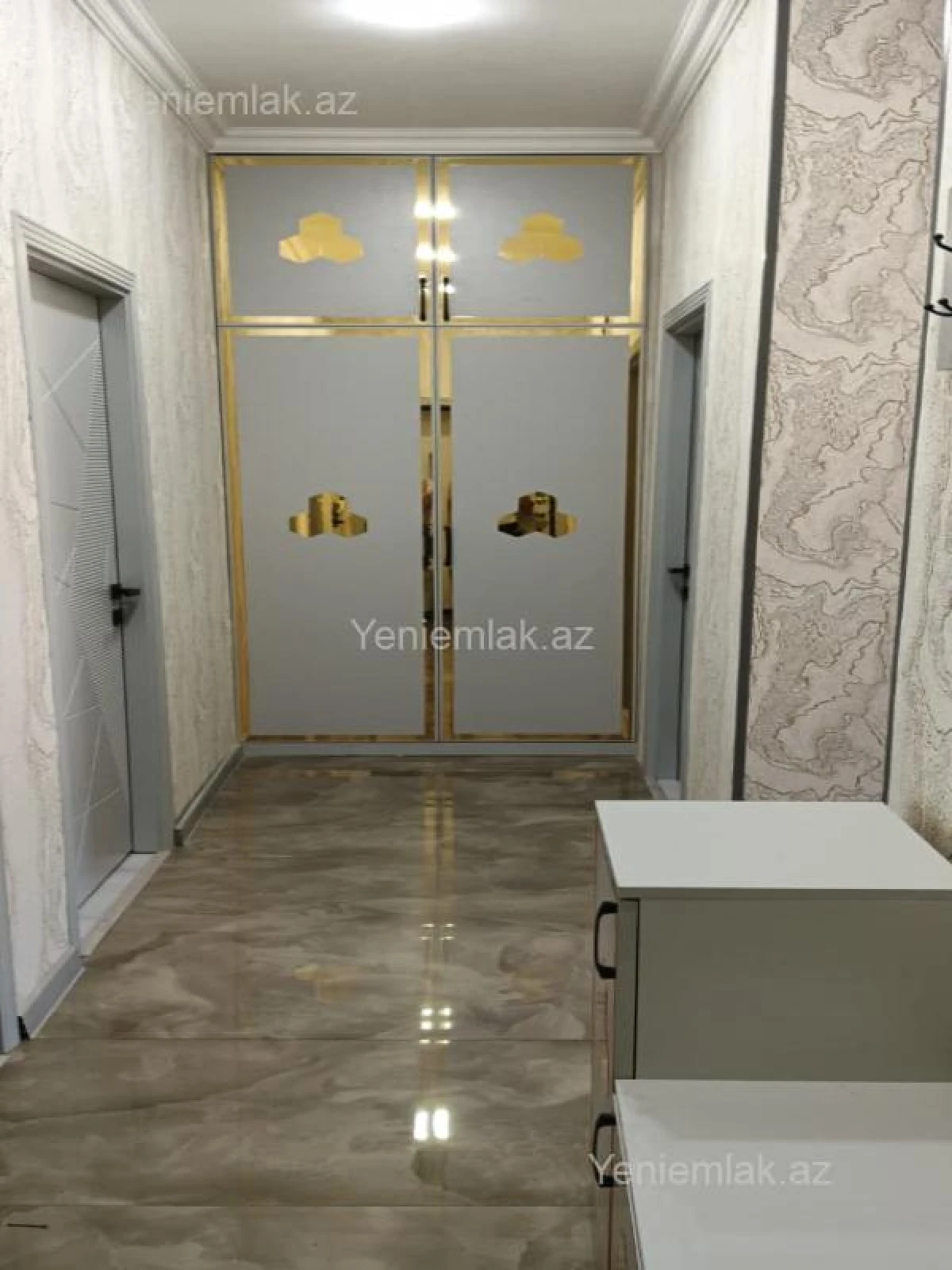 Satılır 3 otaqlı yeni tikili 75 m²