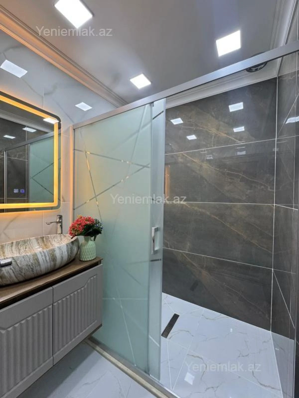 Satılır 3 otaqlı yeni tikili 127 m²