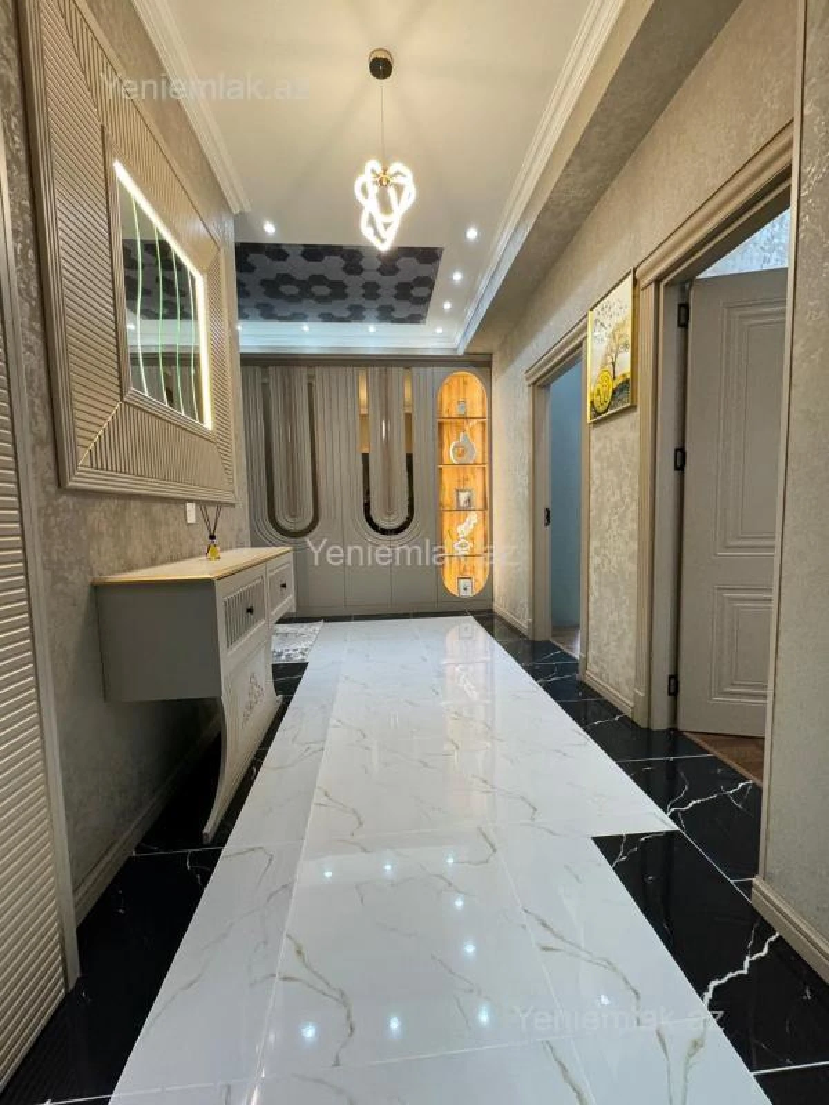 Satılır 3 otaqlı yeni tikili 127 m²