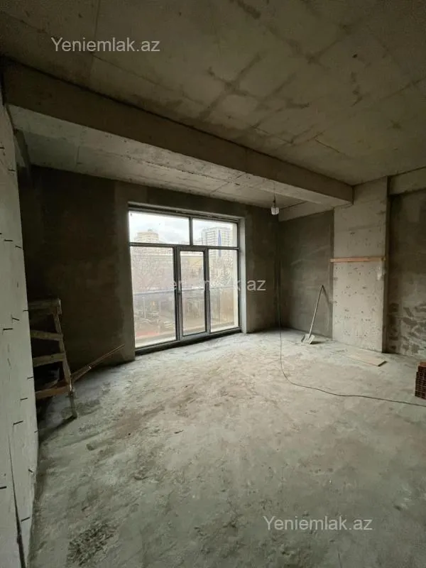 Satılır 3 otaqlı yeni tikili 120 m²