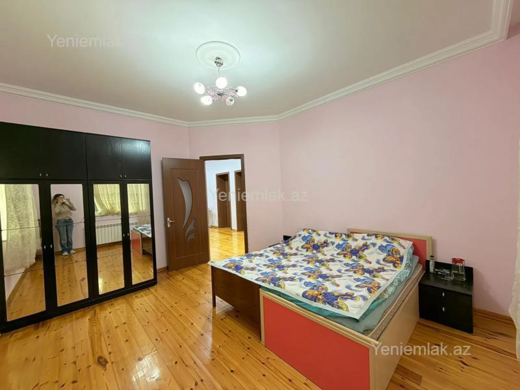 Satılır 5 otaqlı həyət evi 255 m²