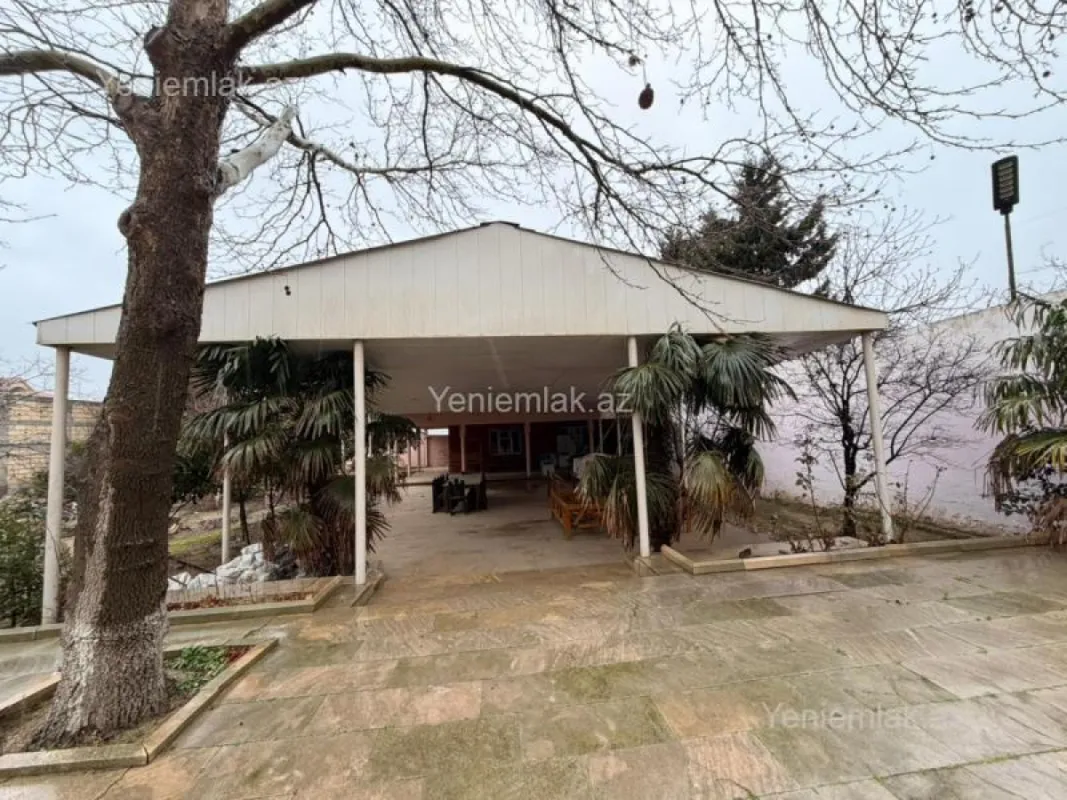 Satılır 5 otaqlı həyət evi 255 m²