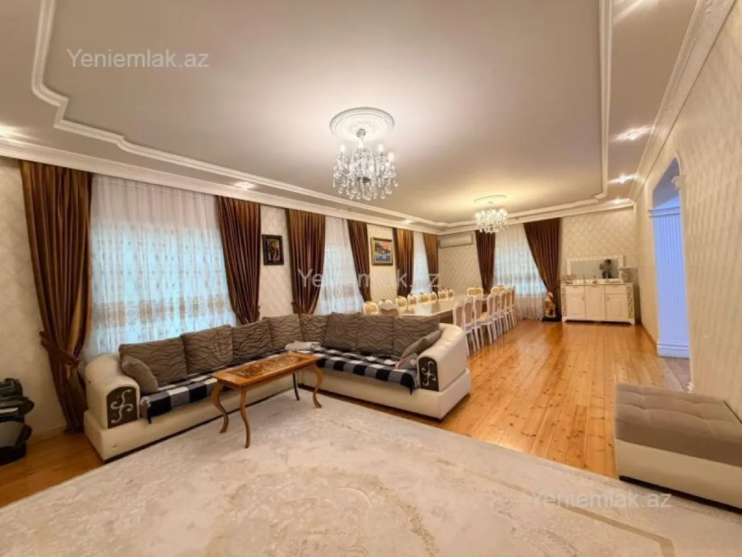 Satılır 5 otaqlı həyət evi 255 m²