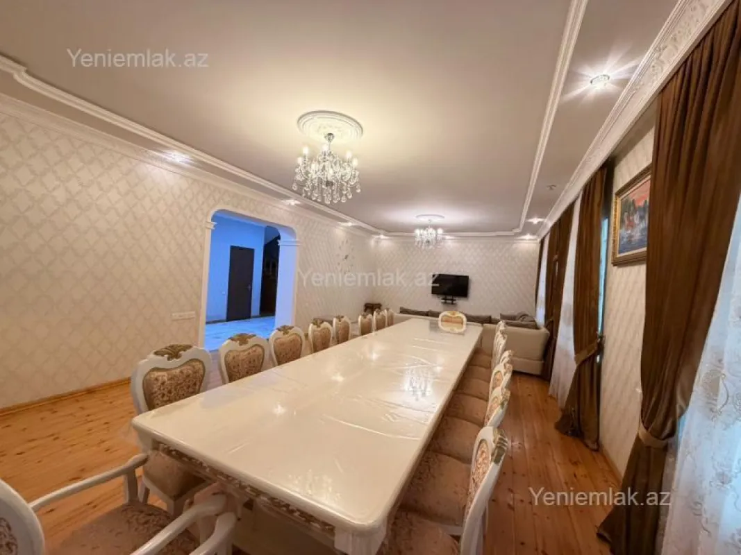 Satılır 5 otaqlı həyət evi 255 m²