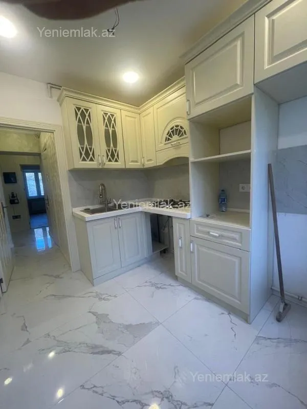 Satılır 3 otaqlı köhnə tikili 90 m²