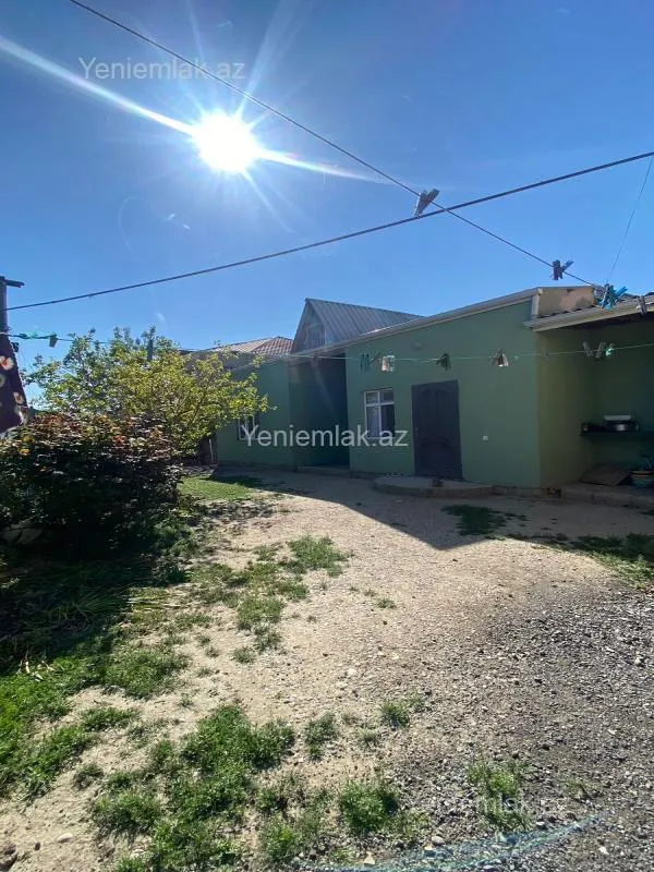 Satılır 4 otaqlı həyət evi 130 m²