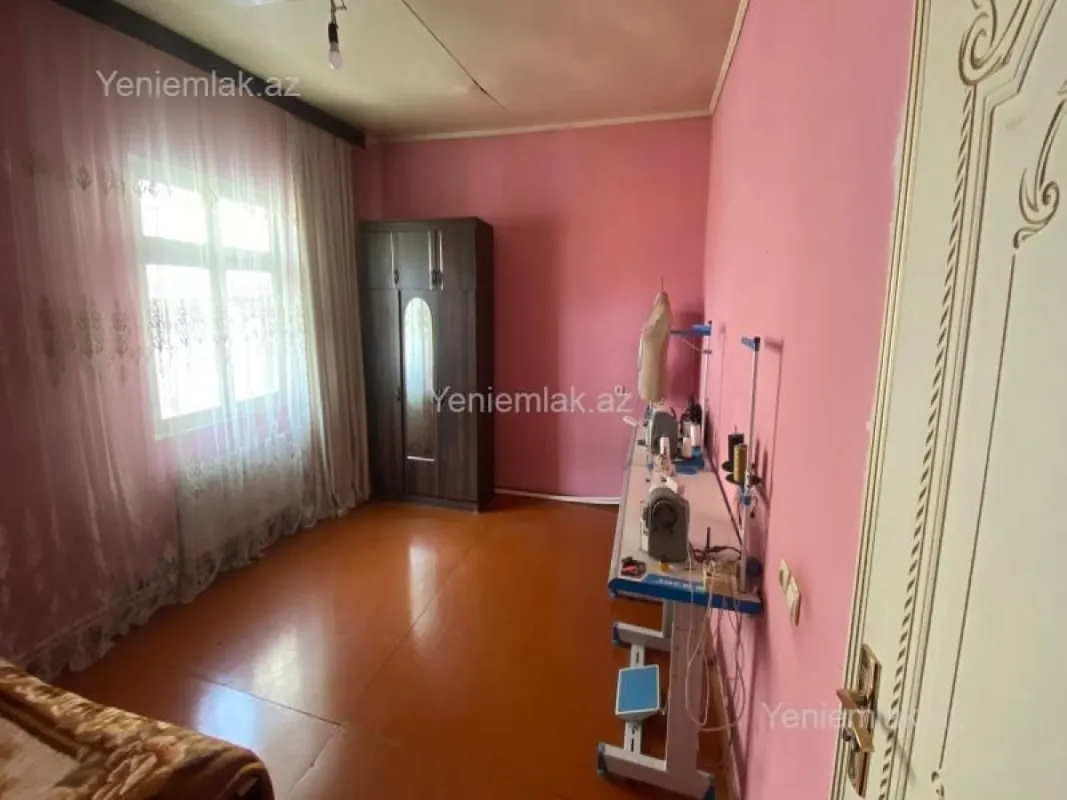 Satılır 4 otaqlı həyət evi 130 m²