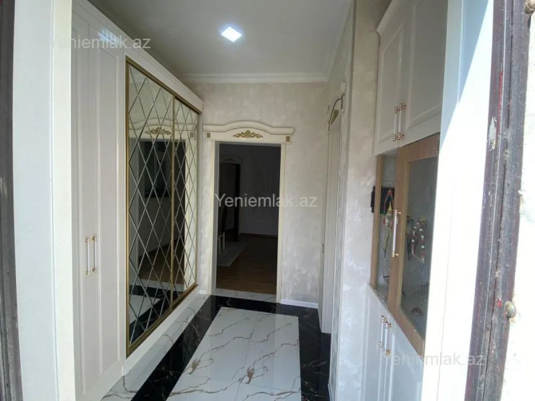 Satılır 4 otaqlı həyət evi 130 m²
