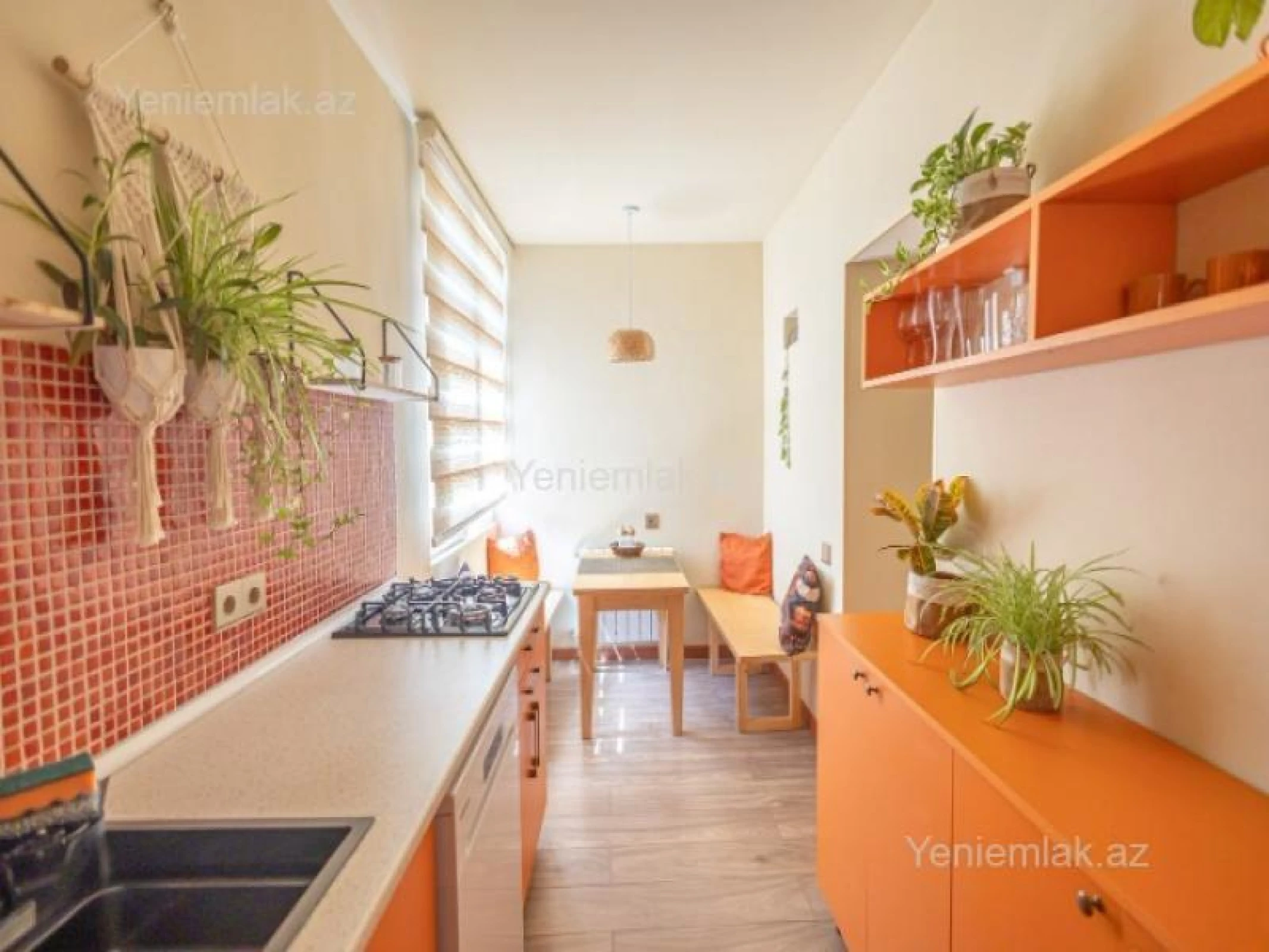 Satılır 3 otaqlı köhnə tikili 100 m²