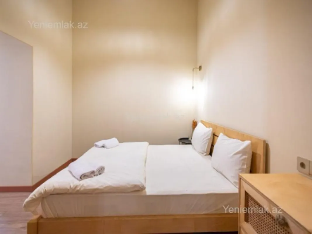 Satılır 3 otaqlı köhnə tikili 100 m²