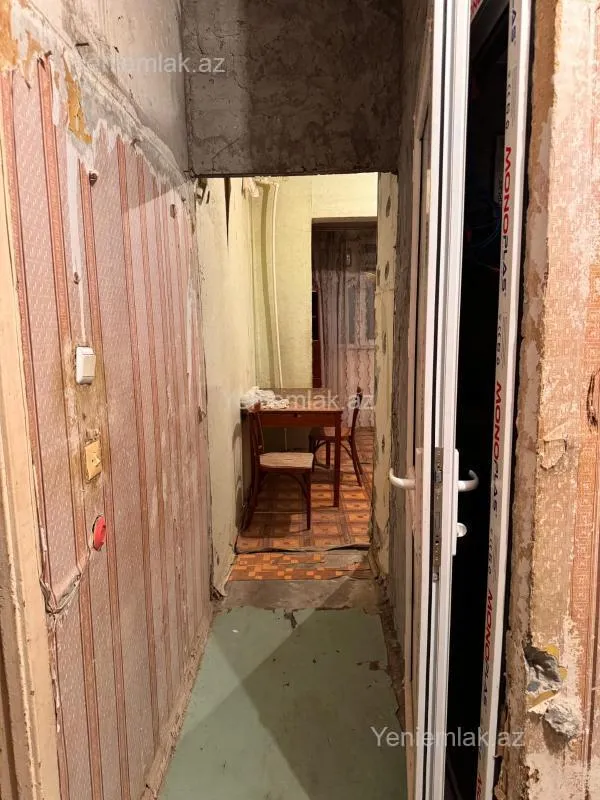 Satılır 4 otaqlı köhnə tikili 120 m²