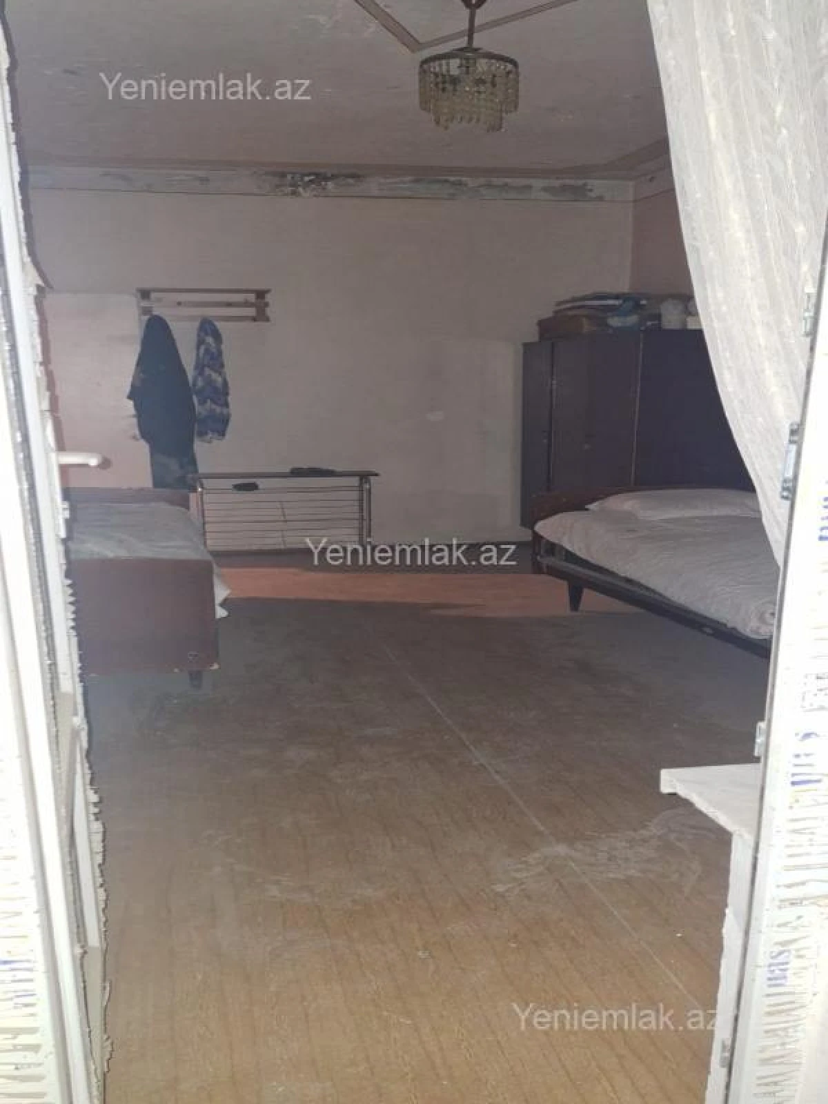 Satılır 4 otaqlı köhnə tikili 120 m²