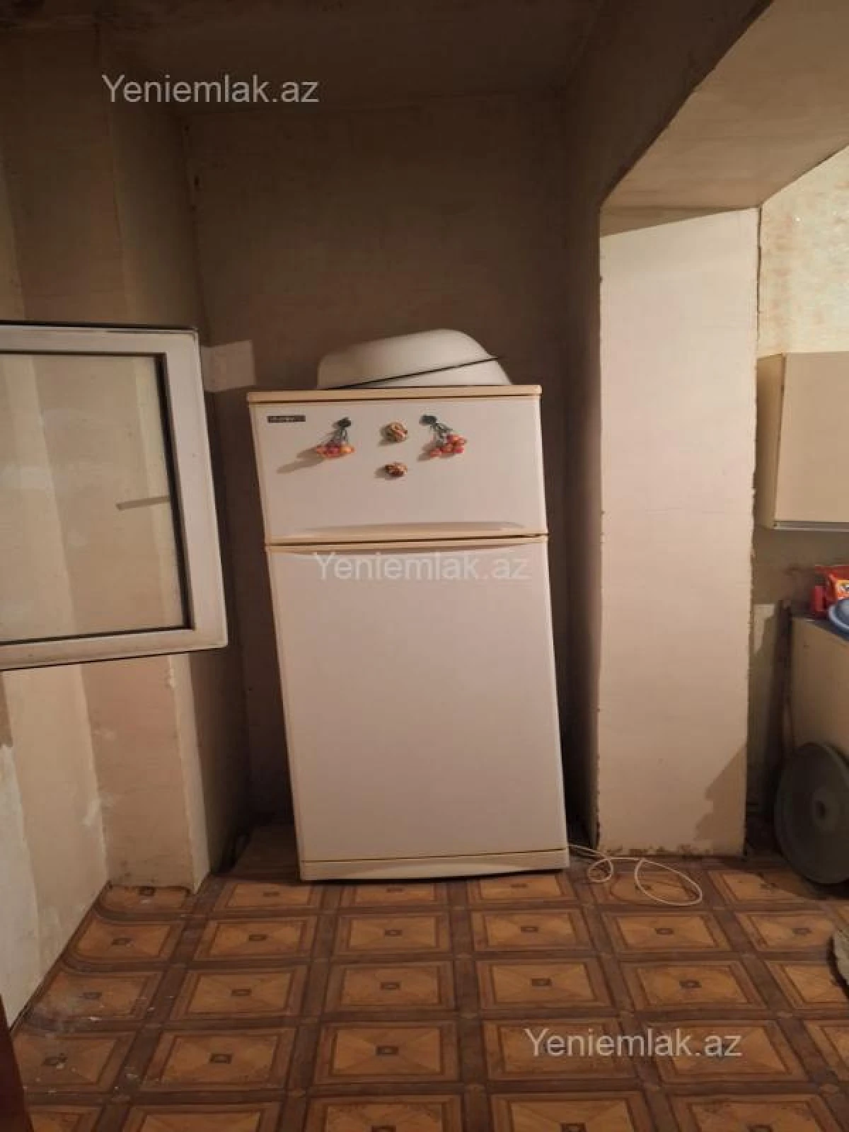 Satılır 4 otaqlı köhnə tikili 120 m²