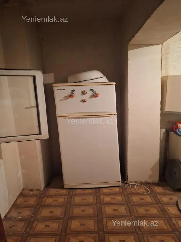 Satılır 4 otaqlı köhnə tikili 120 m²