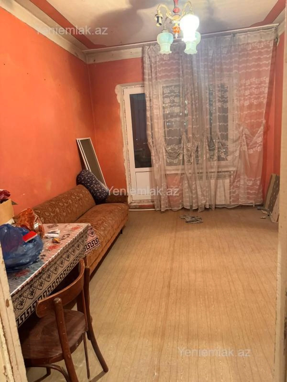 Satılır 4 otaqlı köhnə tikili 120 m²