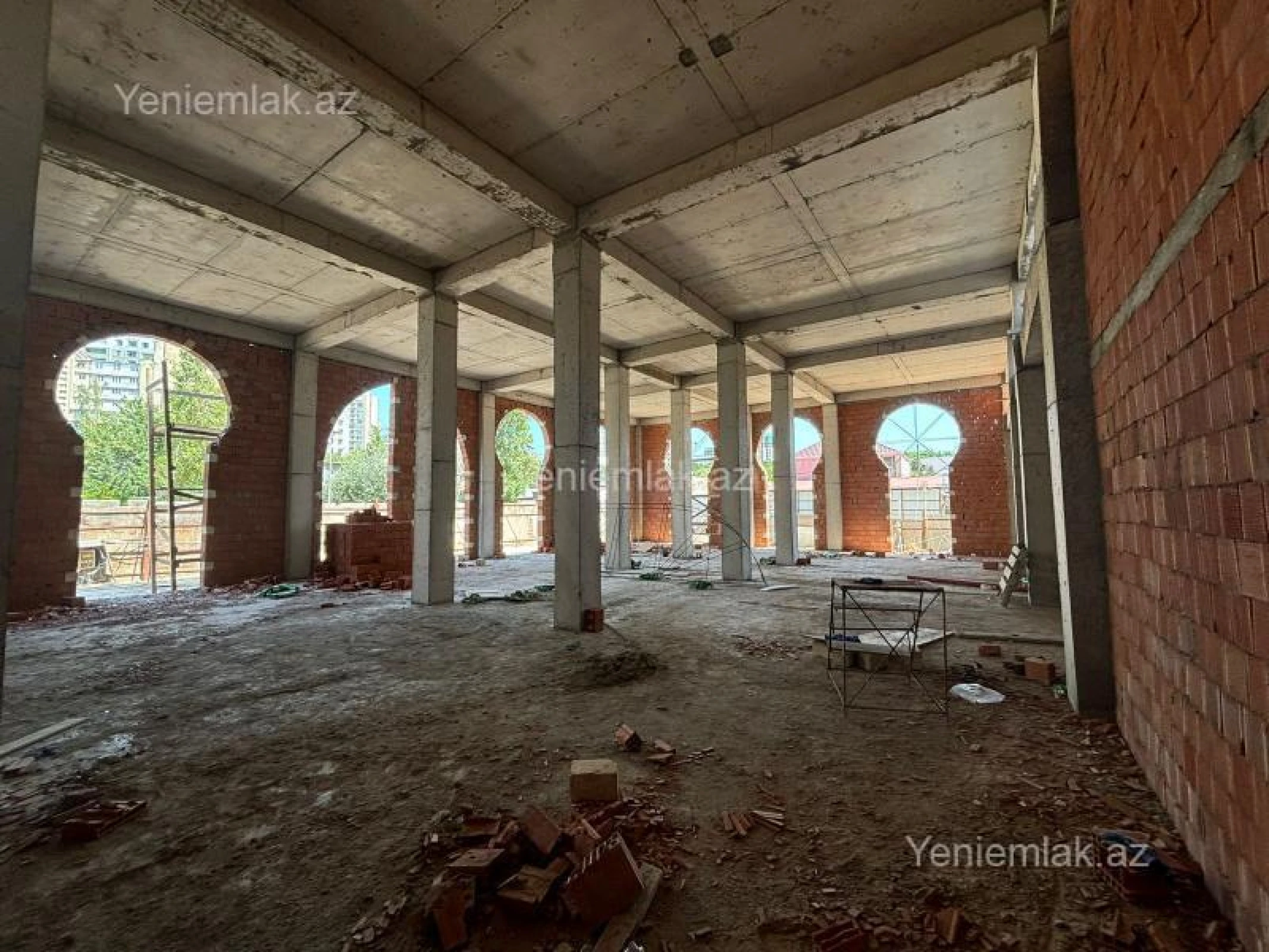 Satılır 16 otaqlı obyekt 270 m²