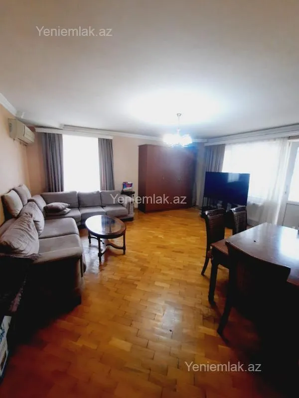 Satılır 3 otaqlı köhnə tikili 80 m²
