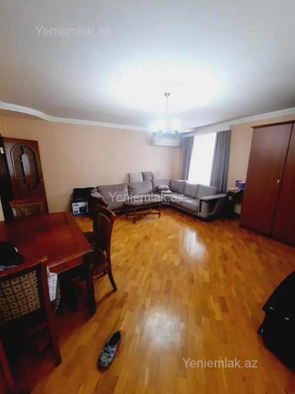 Satılır 3 otaqlı köhnə tikili 80 m²