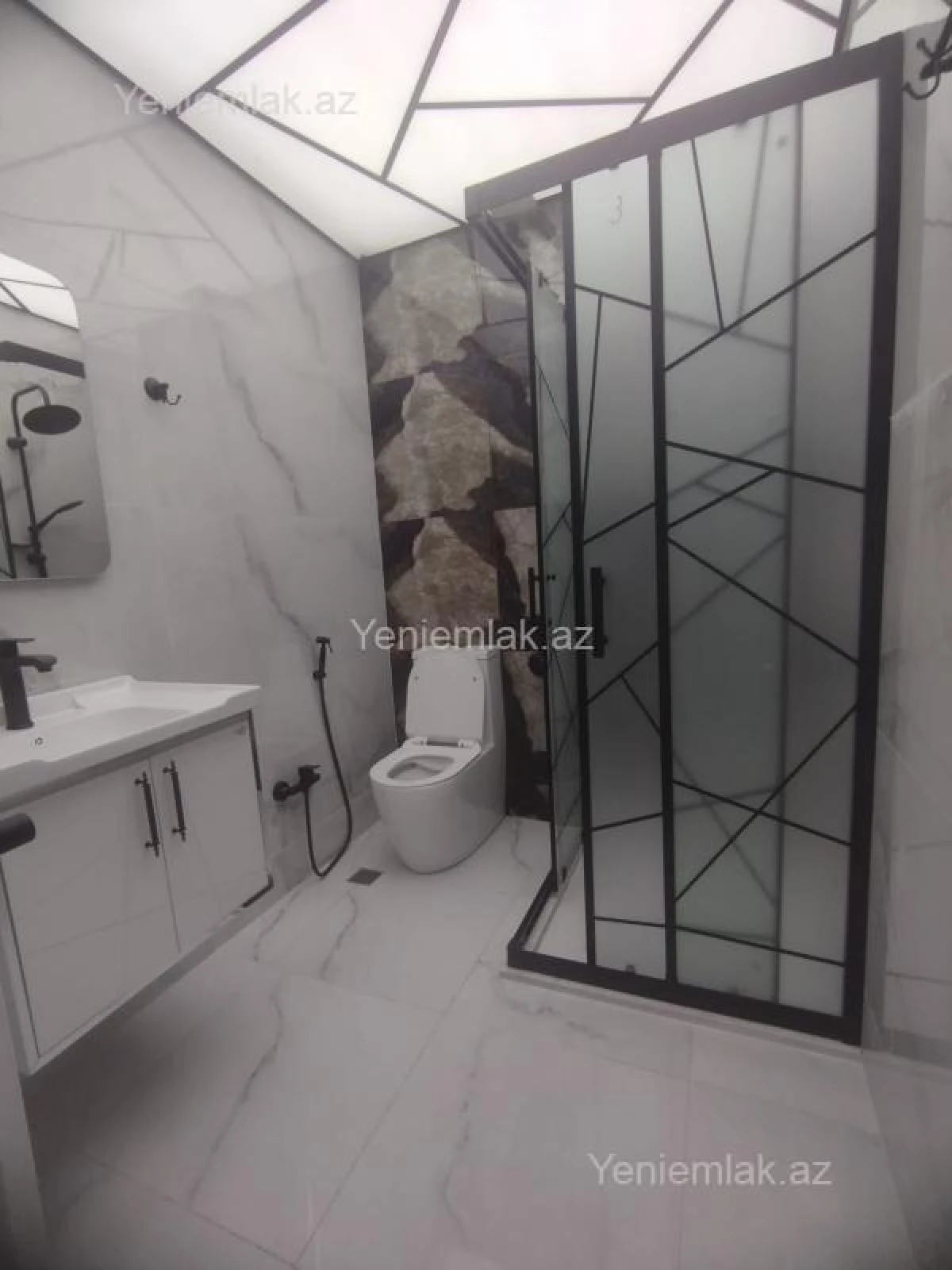 Satılır 4 otaqlı yeni tikili 215 m²