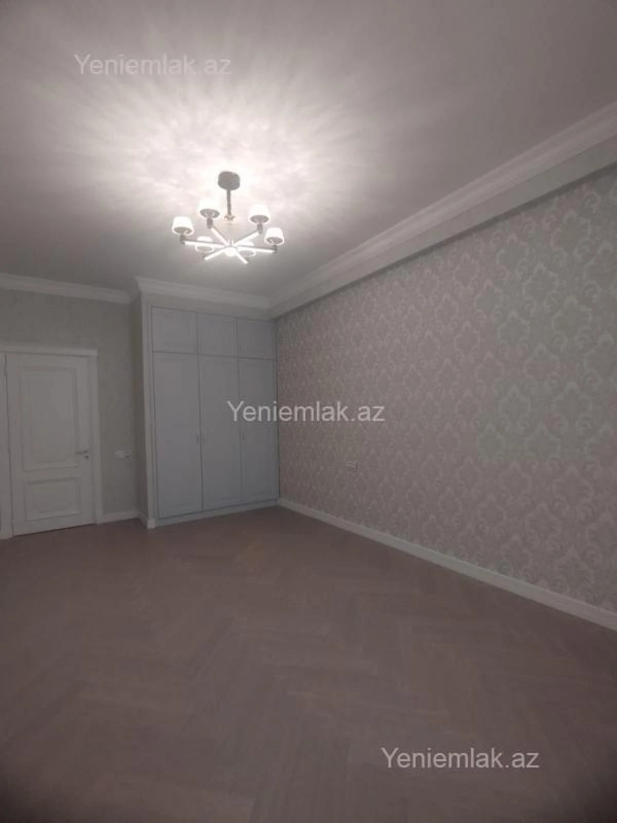 Satılır 4 otaqlı yeni tikili 215 m²