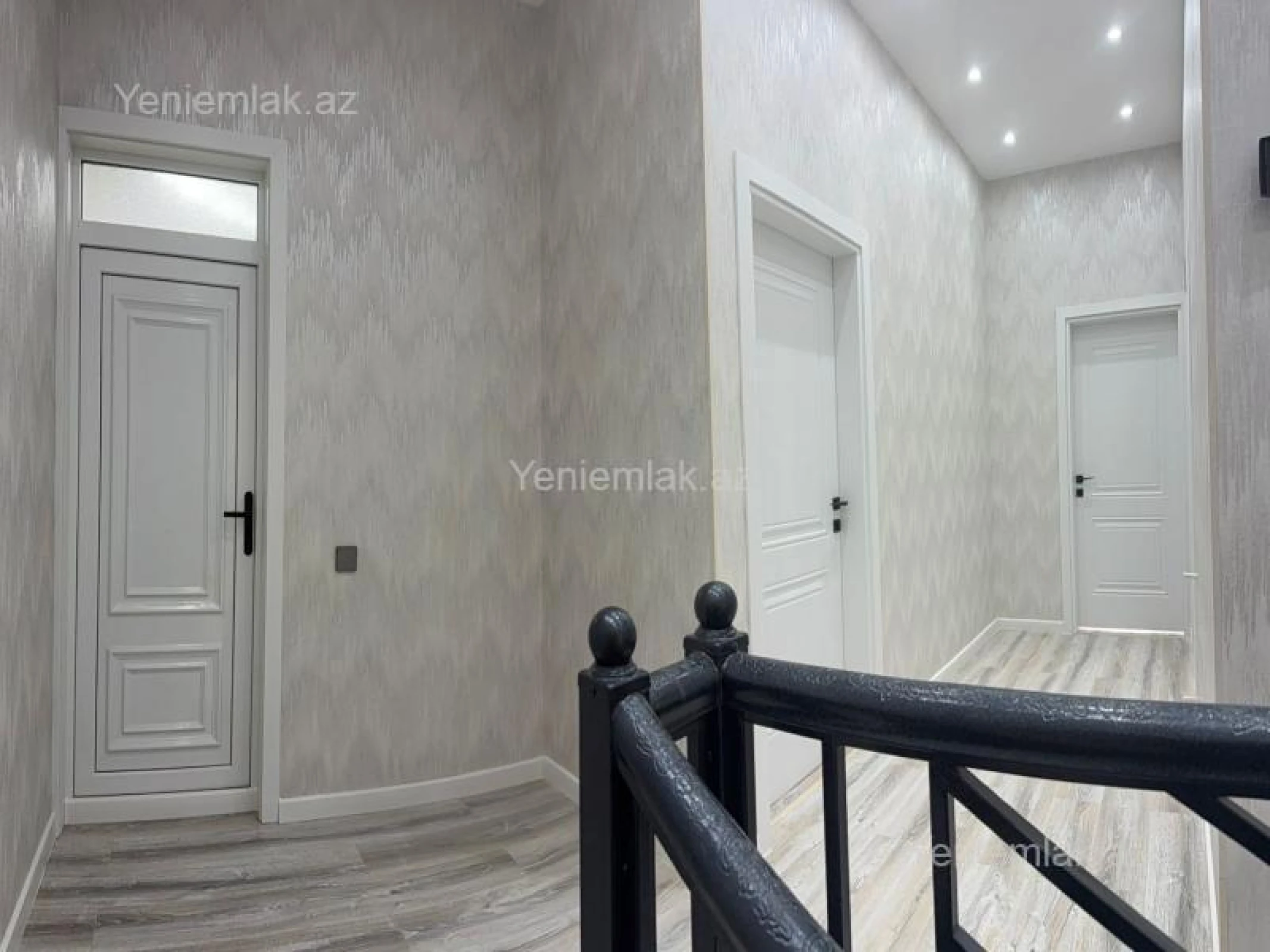 Satılır 5 otaqlı həyət evi 180 m²